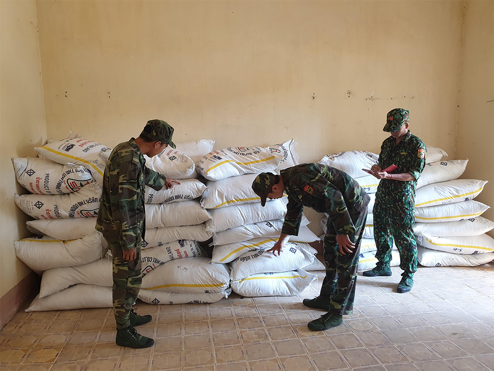 Biên giới Tây Nam “nóng” tình trạng buôn lậu dịp cuối năm

