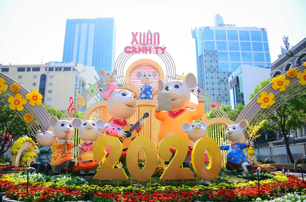 Cổng chính đường hoa Nguyễn Huệ là đại cảnh