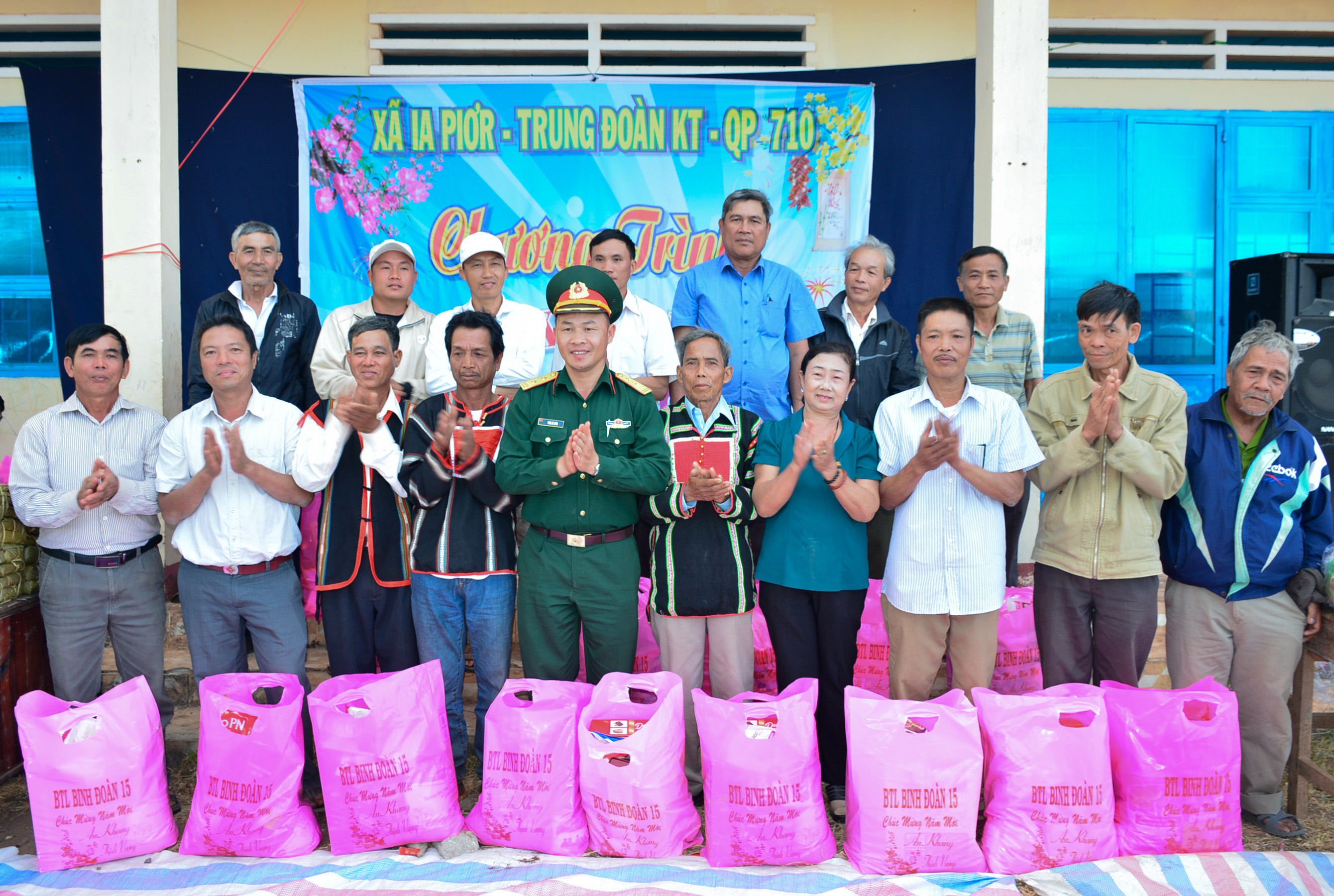 Chung tay chăm lo Tết cho đồng bào nghèo vùng dân tộc thiểu số tỉnh Gia Lai

