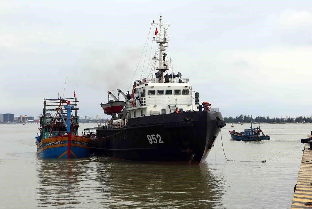 Điểm tựa của ngư dân nơi biển xa