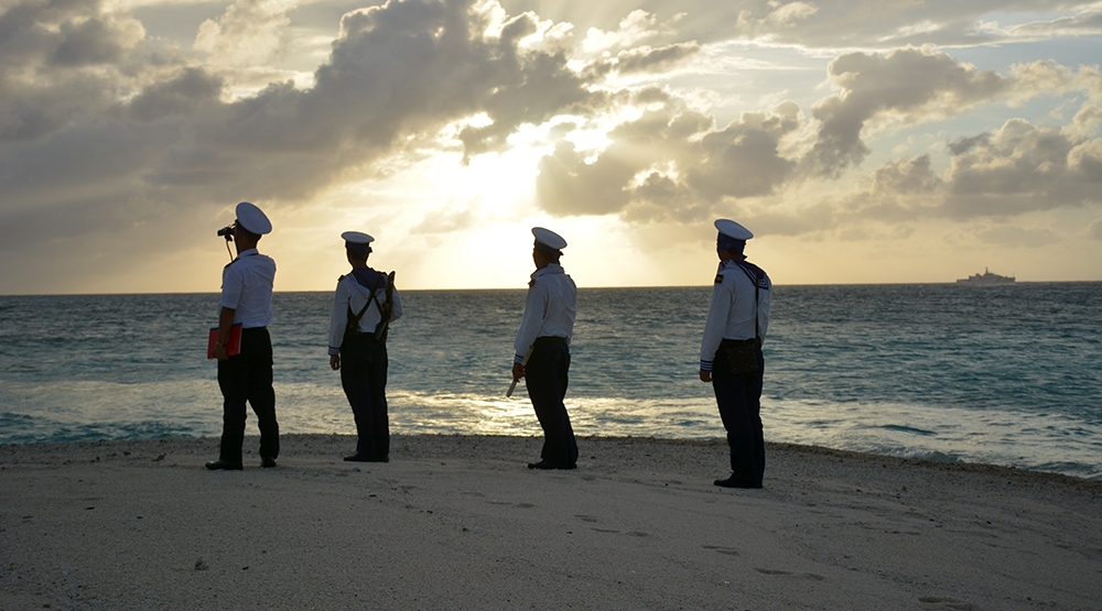 Trở thành đảng viên Đảng Cộng sản Việt Nam, Binh nhất Đỗ Trịnh Tuế cùng đồng đội tiếp tục phấn đấu, hoàn thành xuất sắc nhiệm vụ người lính Trường Sa bảo vệ chủ quyền biển đảo thiêng liêng của Tổ quốc.