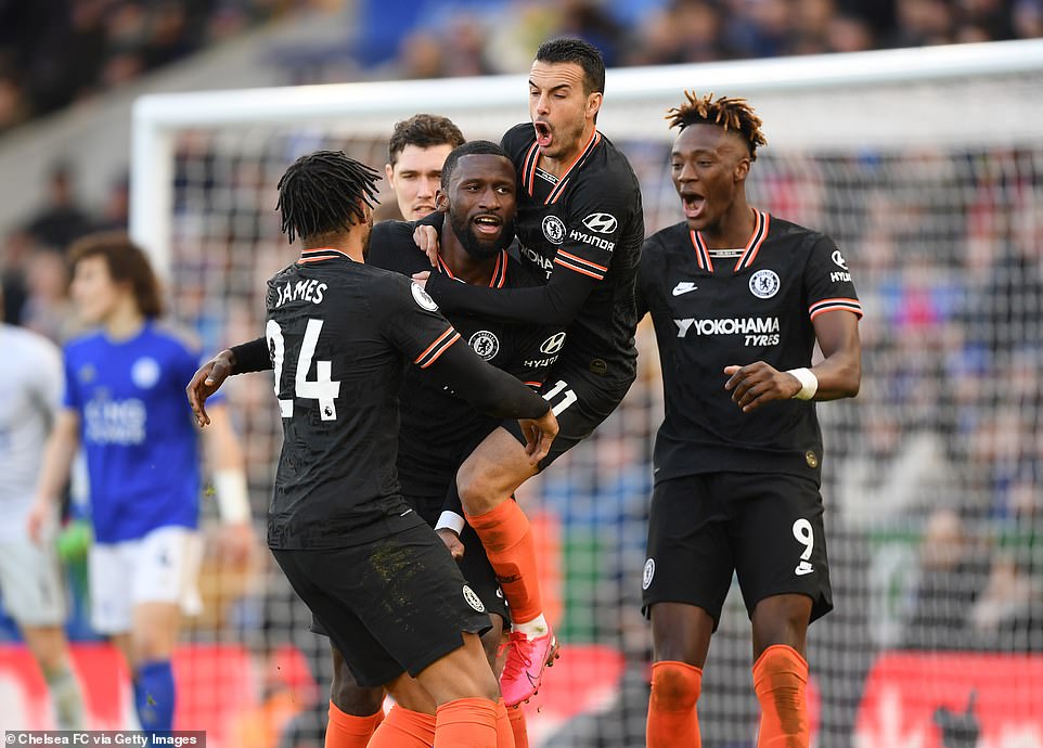 Leicester và Chelsea rượt đuổi trong trận đấu 4 bàn thắng
