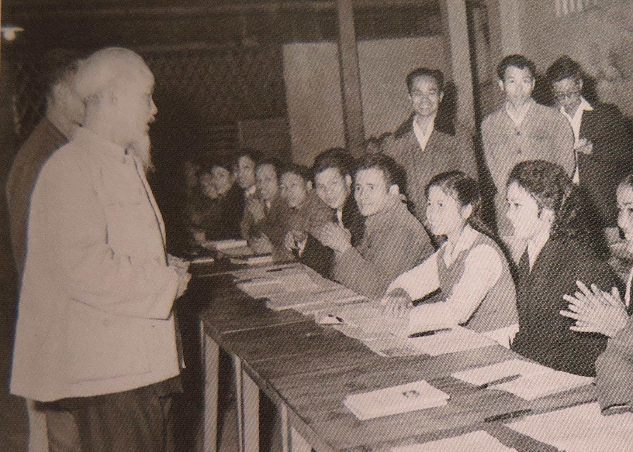 Chủ tịch Hồ Chí Minh với công tác xây dựng Đảng

