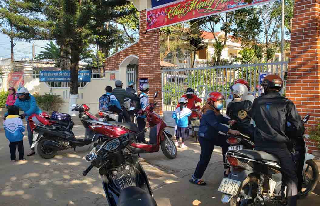 Gia Lai: Học sinh nghỉ học 1 tuần và khử trùng trường lớp