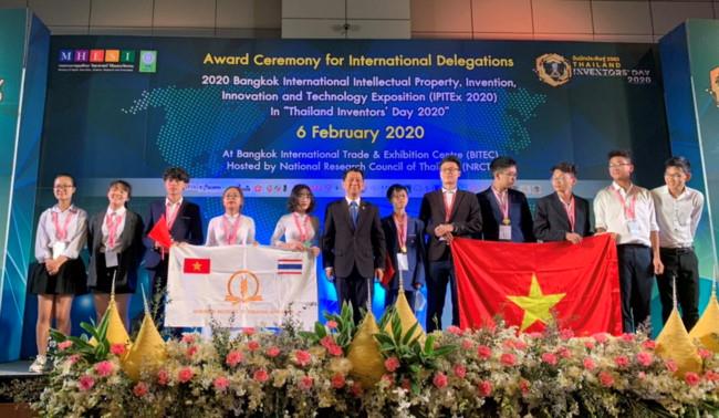 Học sinh Việt Nam giành giải nhất tại cuộc thi phát minh, sáng chế quốc tế 2020