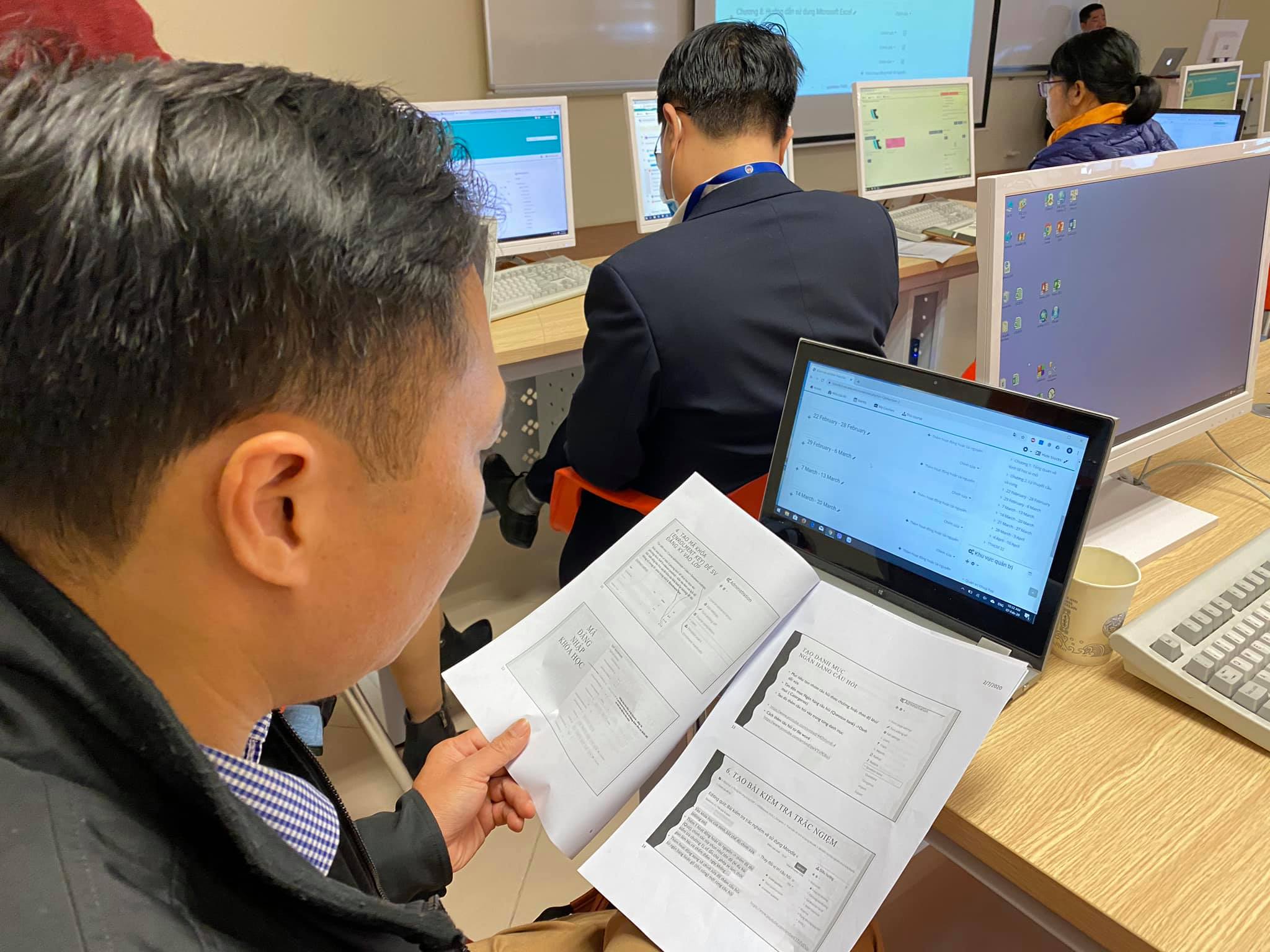 Lớp học thời nCoV