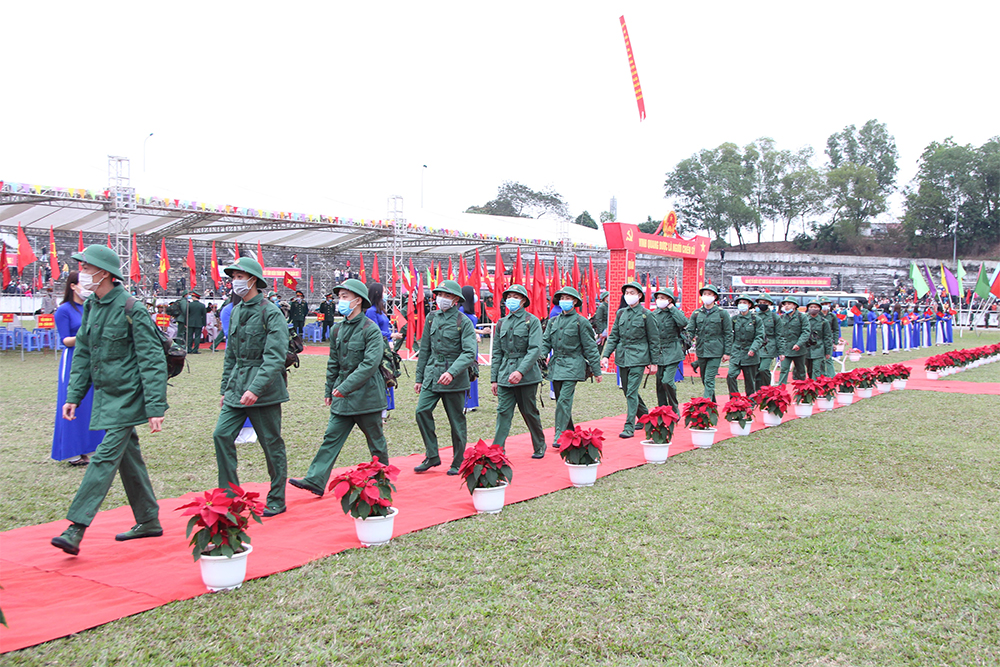 NGÀY ĐẦU TRONG QUÂN NGŨ

