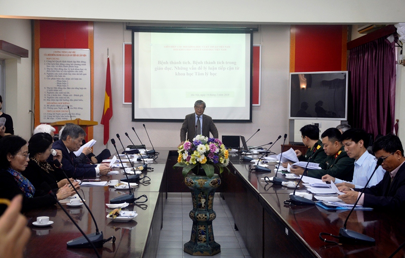 Chữa “bệnh thành tích” trong giáo dục

