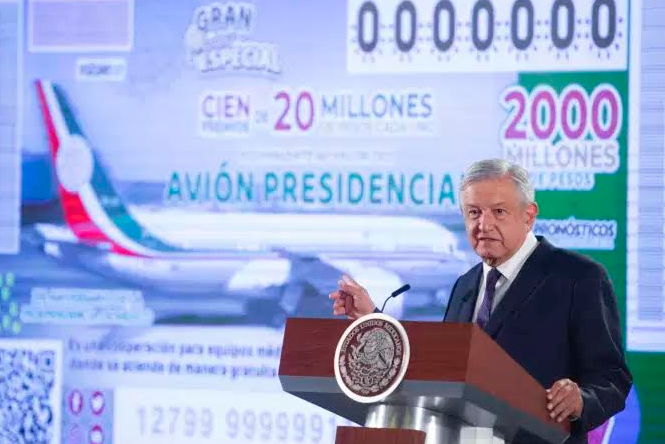 Mua vé số có cơ may trúng chuyên cơ của Tổng thống Mexico