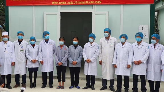 Bệnh nhi nhỏ tuổi nhất nhiễm Covid-19 tại Việt Nam được xuất viện