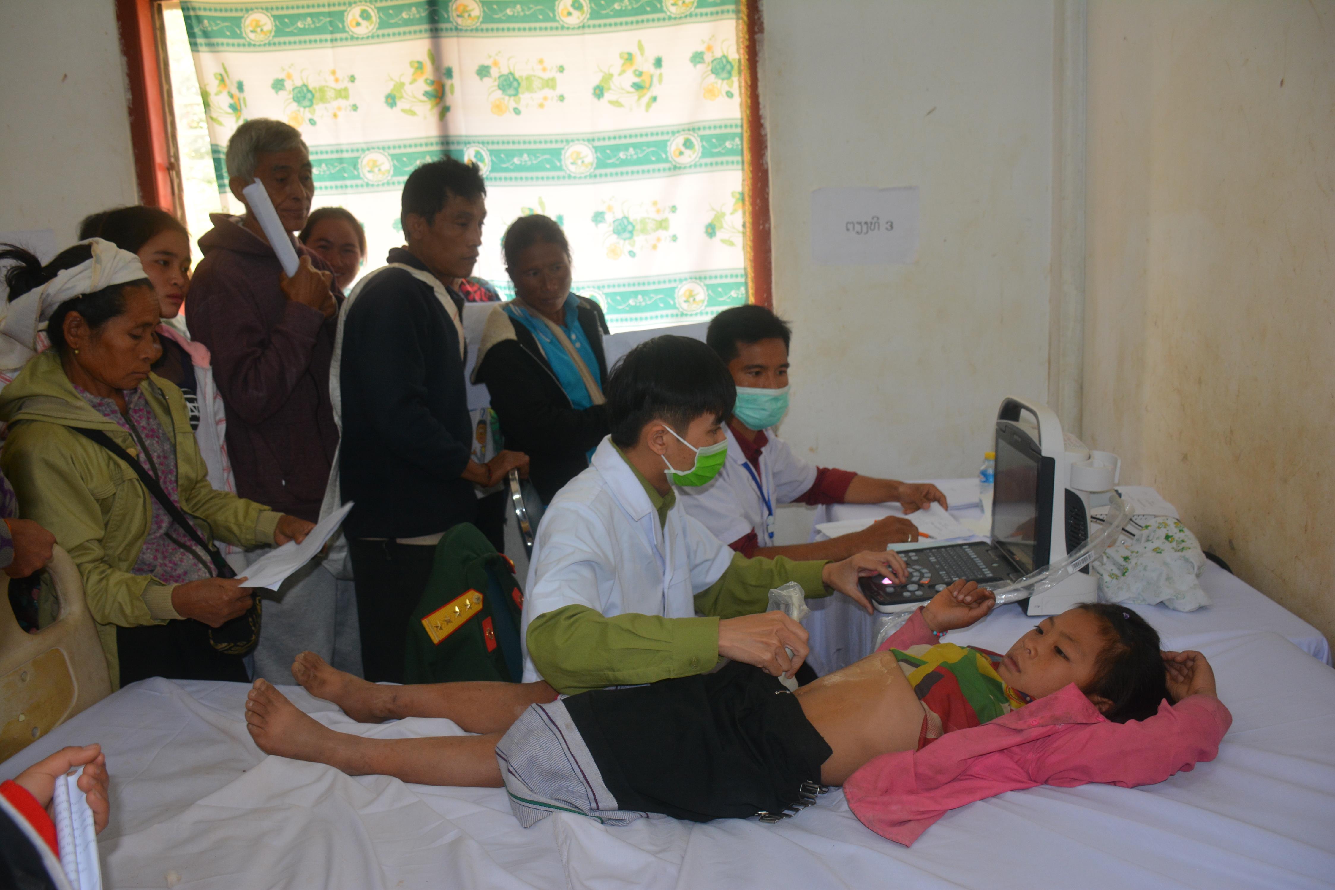 Bài 2: Thầy thuốc áo lính nối cây cầu hữu nghị (Tiếp theo và hết)

