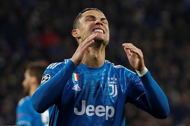 Real thua ngược Man City, Lyon đánh bại Juventus