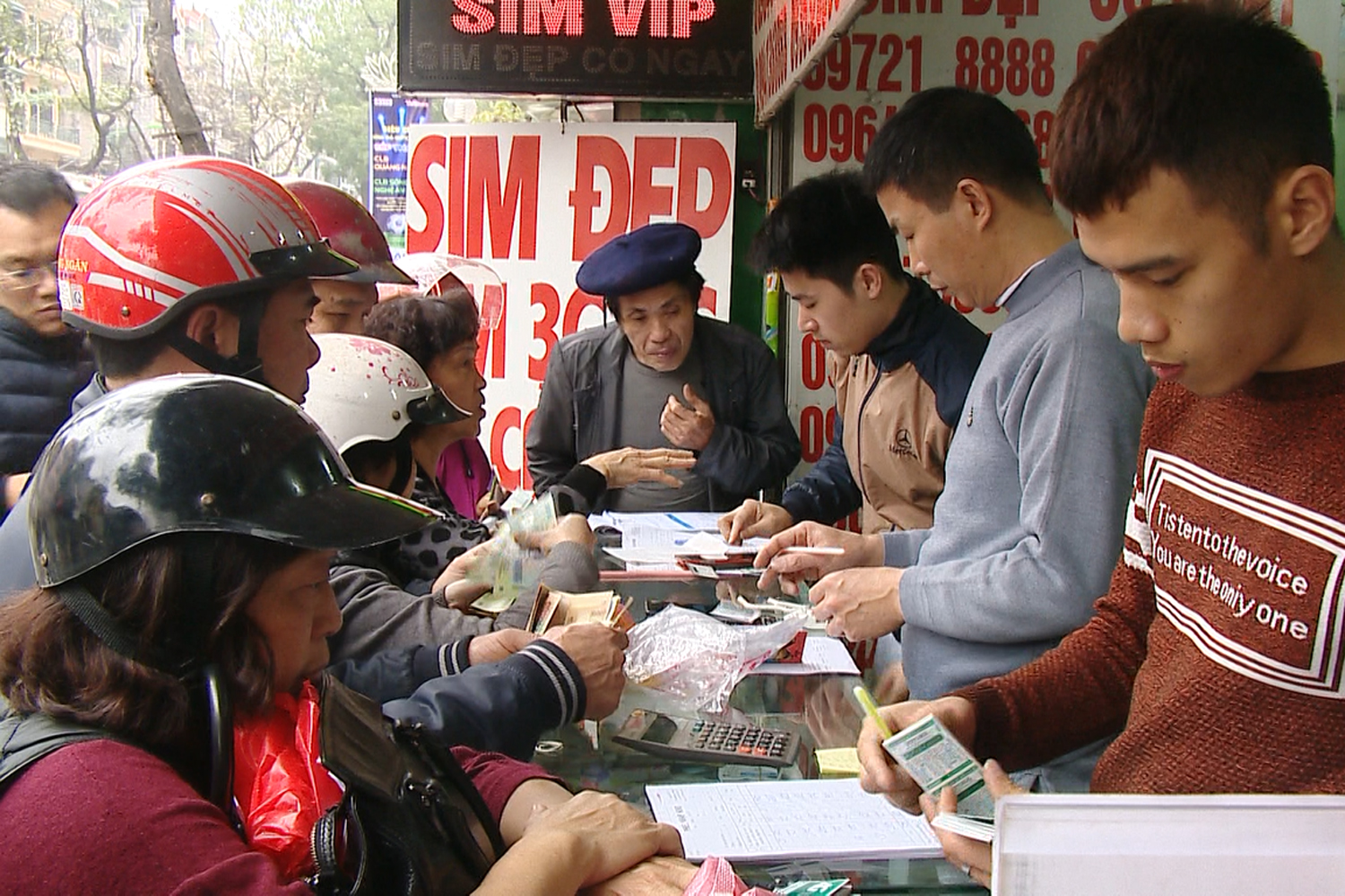 Tắt sóng 2G để thúc đẩy người dân sử dụng điện thoại thông minh