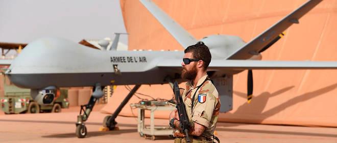 Vì sao Pháp tụt hậu trong việc triển khai máy bay quân sự không người lái?