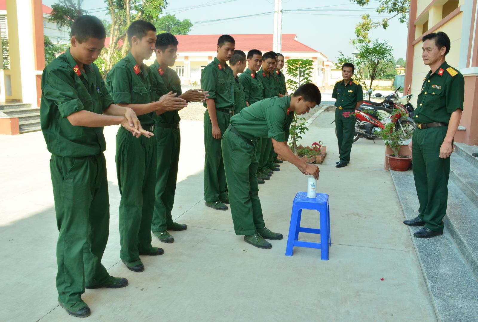 Quân khu 7 chủ động ứng phó với dịch bệnh 