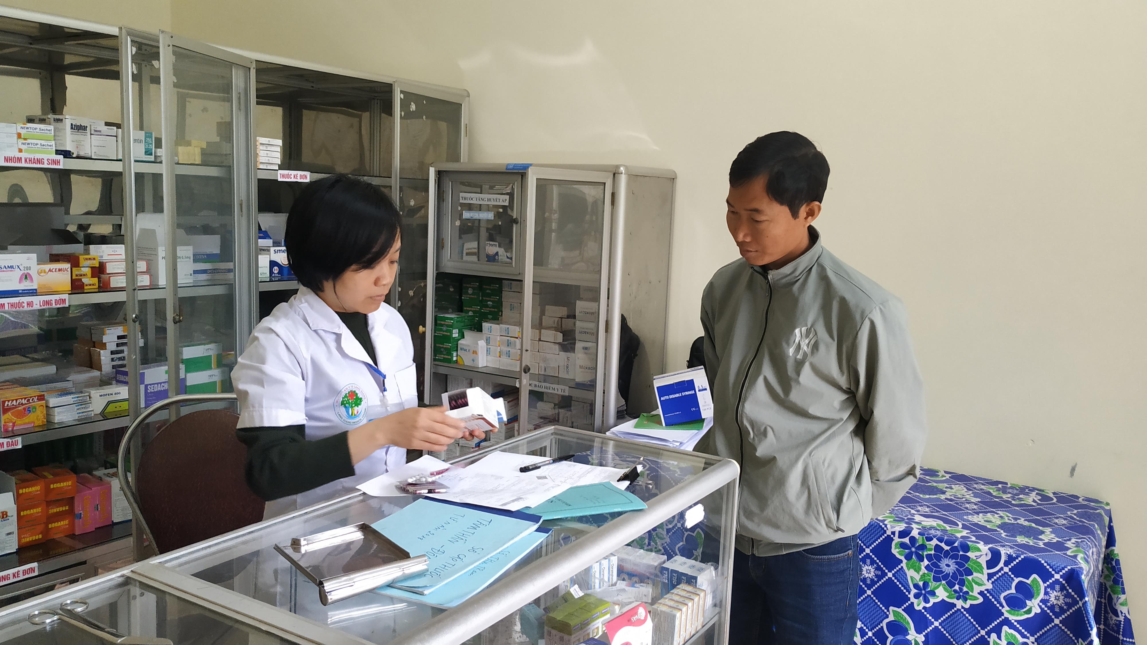 Người dân hưởng lợi từ liên kết bảo hiểm