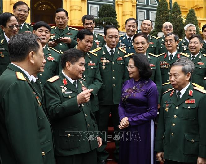 Phó chủ tịch nước gặp mặt Đoàn đại biểu Ban liên lạc truyền thống Cựu chiến binh Sư đoàn 304