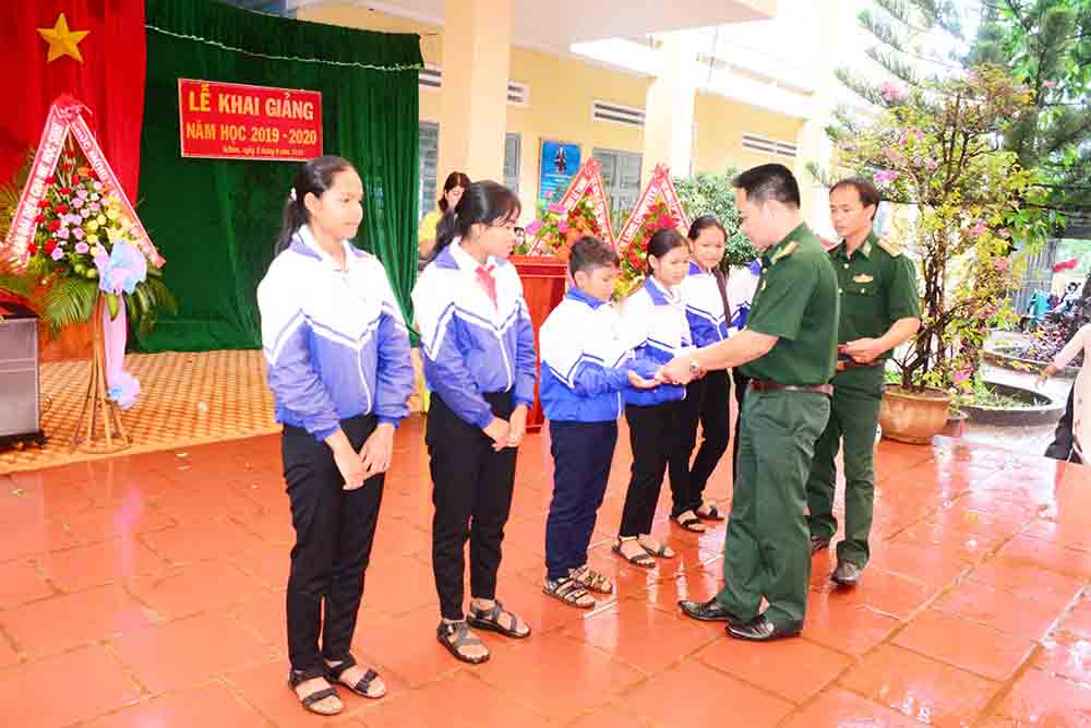 Tổng kết công tác dân vận các đơn vị quân đội đóng quân trên địa bàn tỉnh Gia Lai