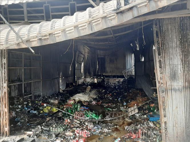 An Giang: Hỏa hoạn thiêu rụi 6 căn nhà ở huyện An Phú

