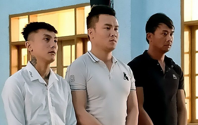 Gia Lai: Sử dụng vật liệu nổ trái phép, 3 thanh niên lãnh 81 tháng tù