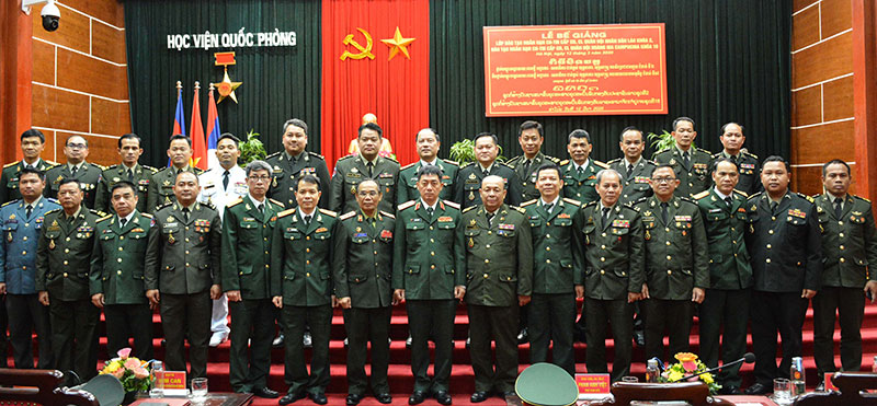 Bế giảng lớp đào tạo ngắn hạn chỉ huy- tham mưu cấp chiến dịch- chiến lược cho Quân đội Lào và Campuchia