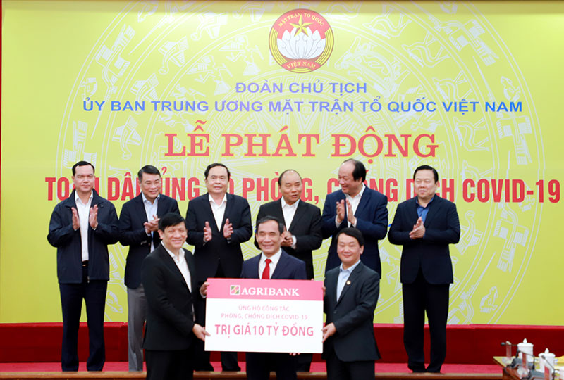 Agribank ủng hộ 10 tỷ đồng chung tay phòng chống dịch Covid-19

