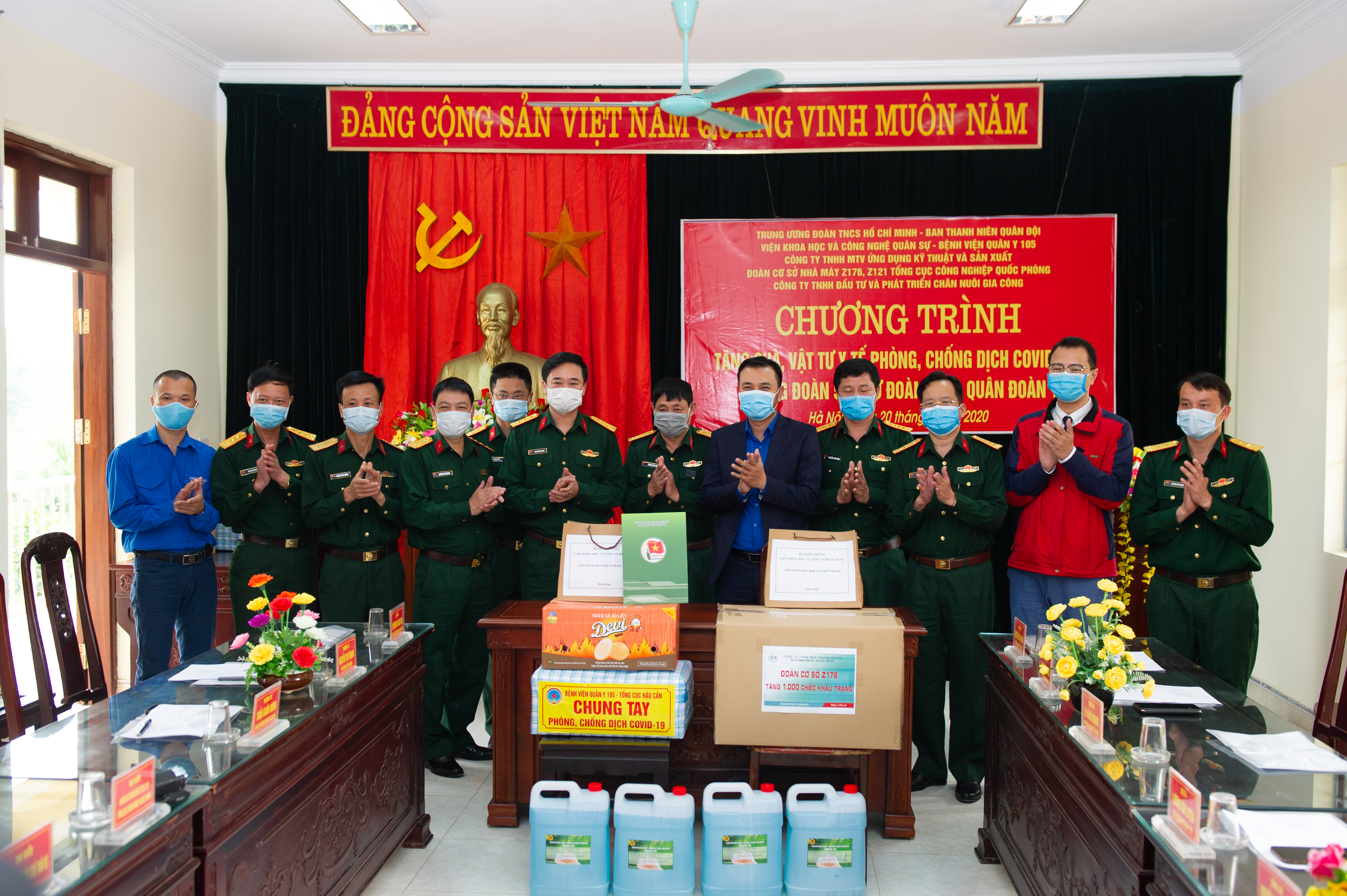 Tất cả khách nước ngoài nhập cảnh vào Việt Nam được cách ly tập trung 14 ngày

