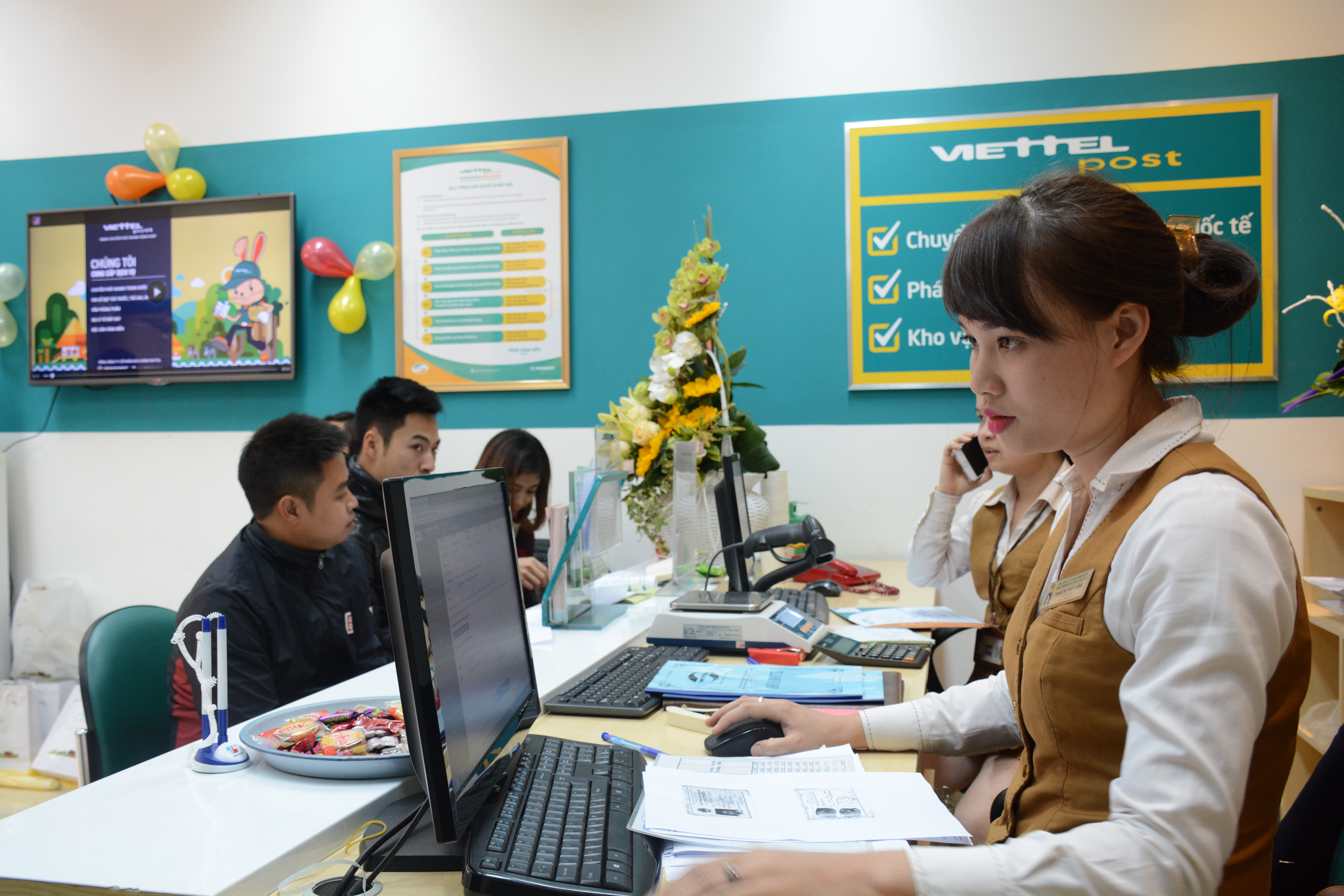 Viettel Post tiếp sức kinh doanh cho khách hàng trong mùa dịch Covid - 19