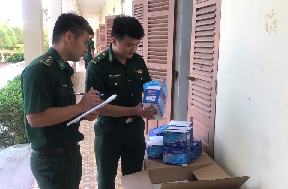 Tạm giữ 10.000 khẩu trang y tế không rõ nguồn gốc