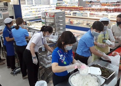 Saigon Co.op cung cấp hơn 10.000 suất ăn mỗi ngày đến các khu cách ly tập trung