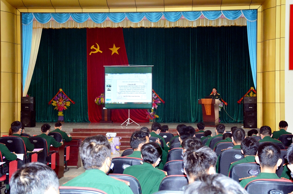 Viện KSQS khu vực 23 tuyên truyền, phổ biến pháp luật cho cán bộ Kho K79