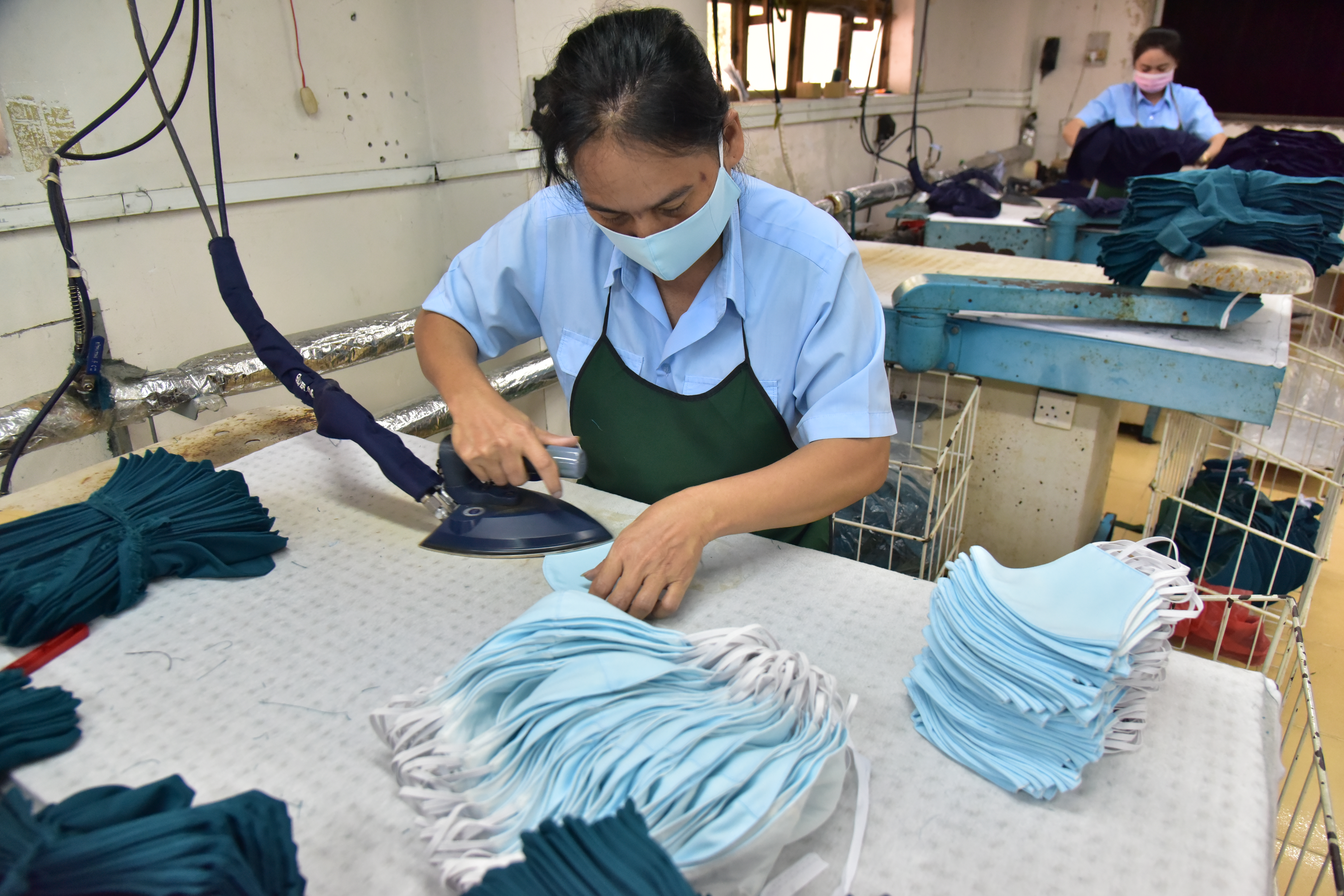 Quân khu 9 tặng 8.000 khẩu trang cho các đơn vị
