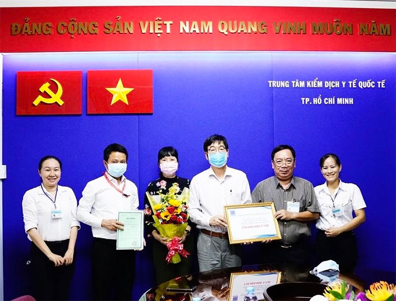 Công đoàn PV GAS ủng hộ 600 triệu cho tập thể y sĩ, bác sĩ trực chiến tại sân bay trọng điểm

