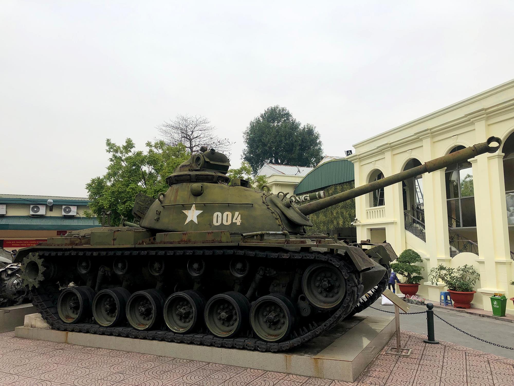 Xe tăng chiến lợi phẩm xung trận