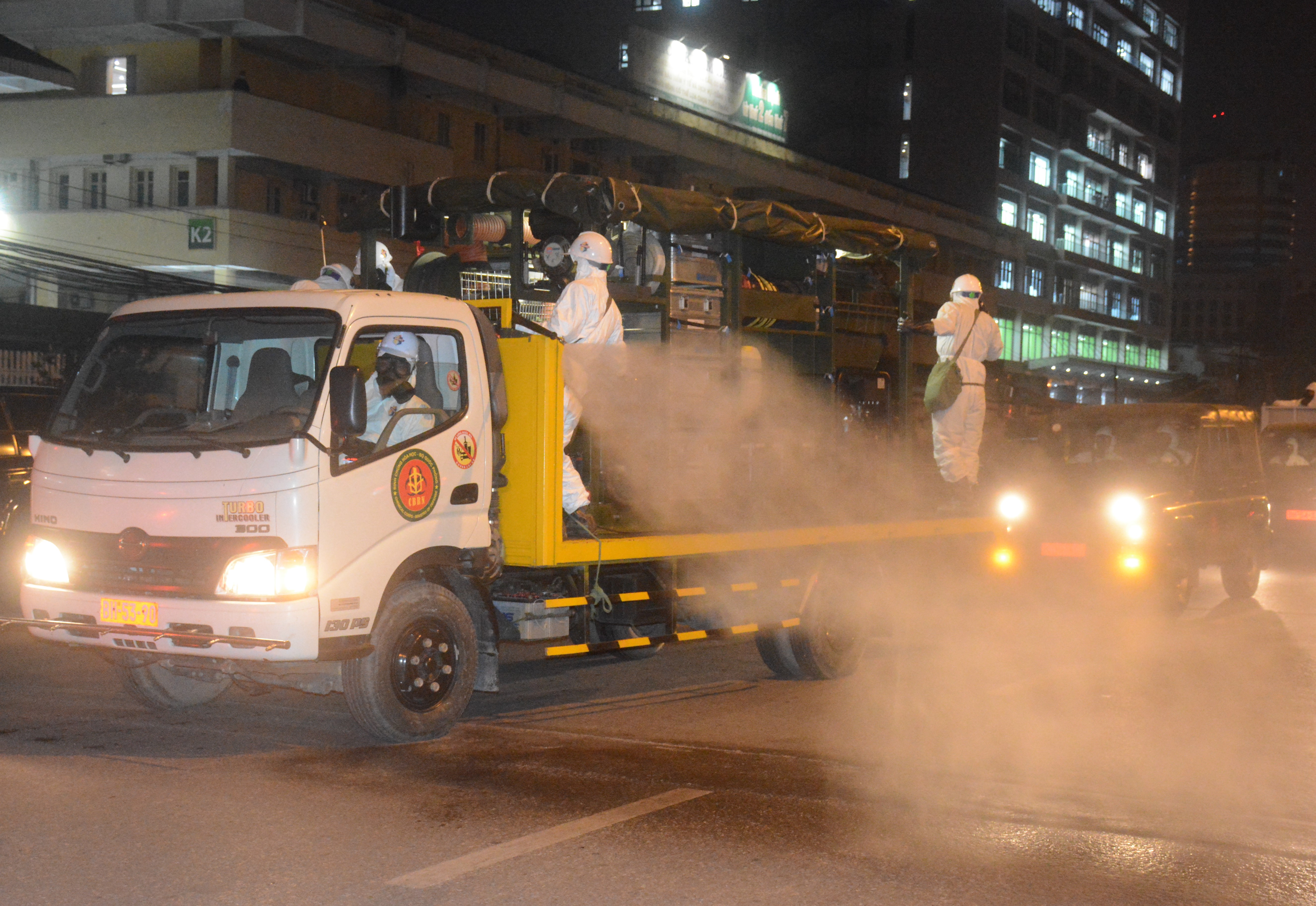 Các đơn vị quân đội hỗ trợ Bệnh viện Bạch Mai xử lý ổ dịch Covid-19