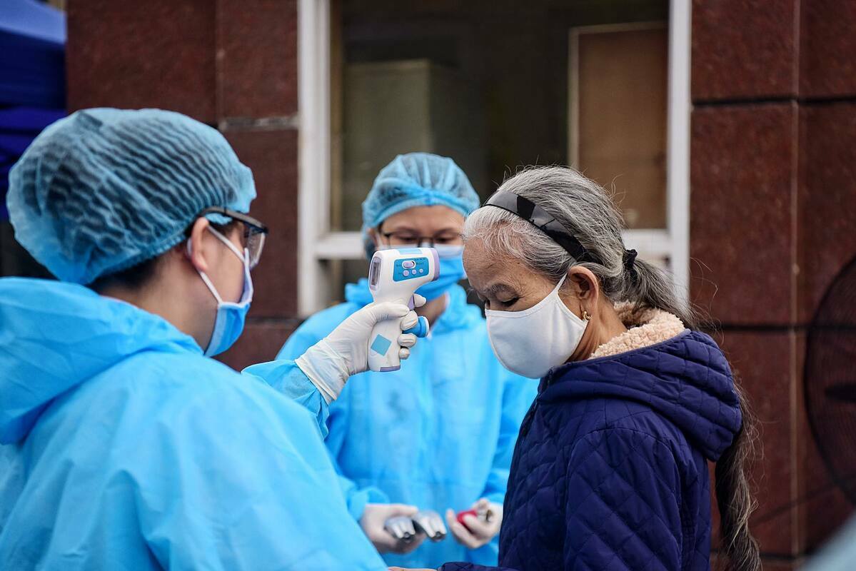 Thêm 3 ca mắc Covid-19 tại Bệnh viện Bạch Mai
