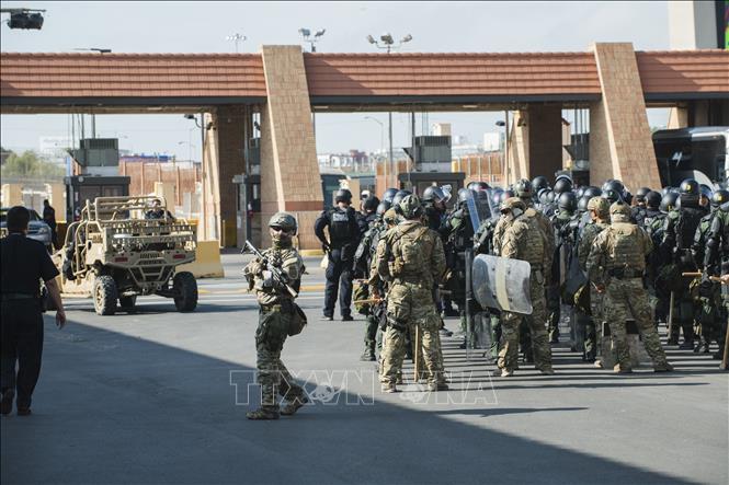 Mỹ triển khai quân đội tới biên giới chung với Mexico