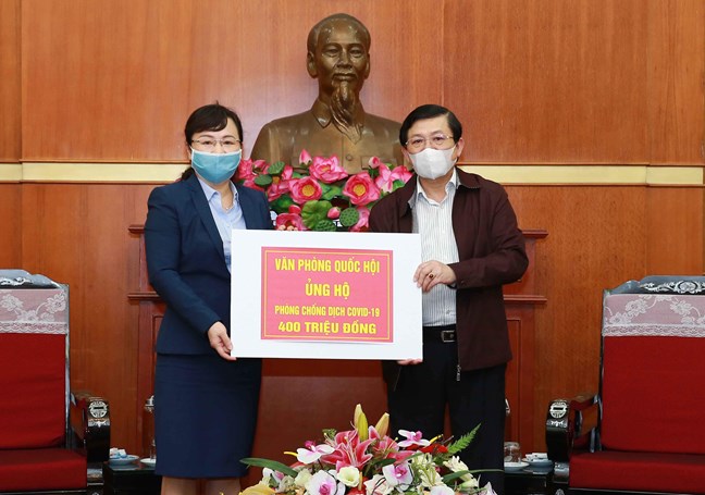 Các tập thể, cá nhân đã ủng hộ và đăng ký ủng hộ gần 700 tỷ đồng để phòng, chống dịch Covid-19

