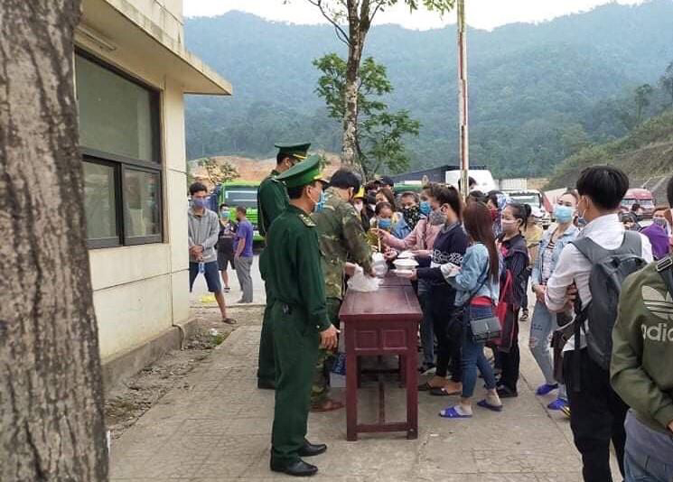 Tình quân dân ở Cửa khẩu quốc tế Cha Lo