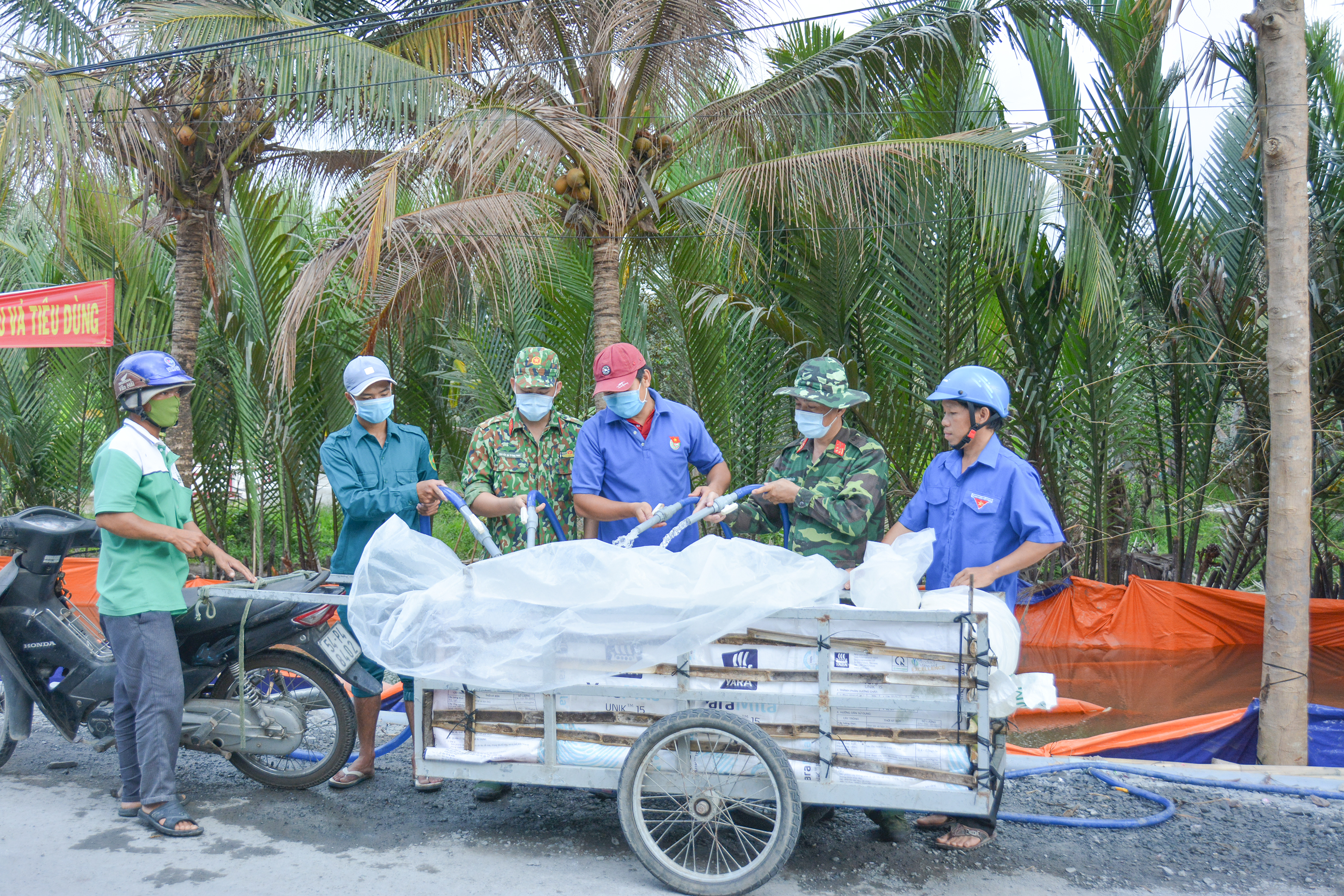 Mang nước ngọt về vùng hạn mặn