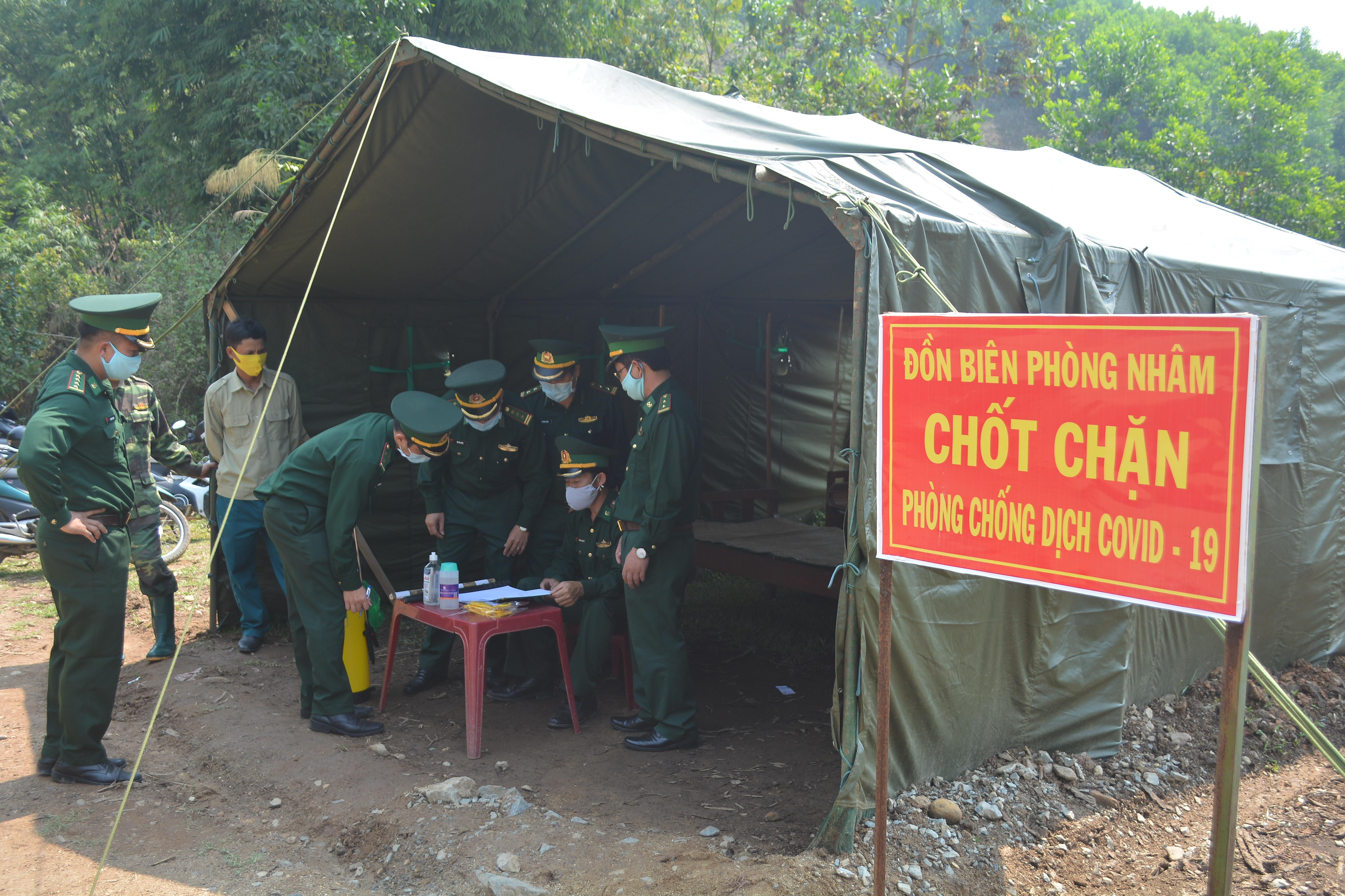 Nêu cao tinh thần 