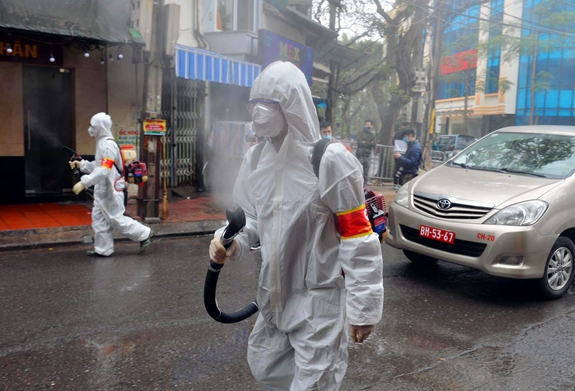 Tại sao phải vệ sinh môi trường để hạn chế lây nhiễm Covid-19?