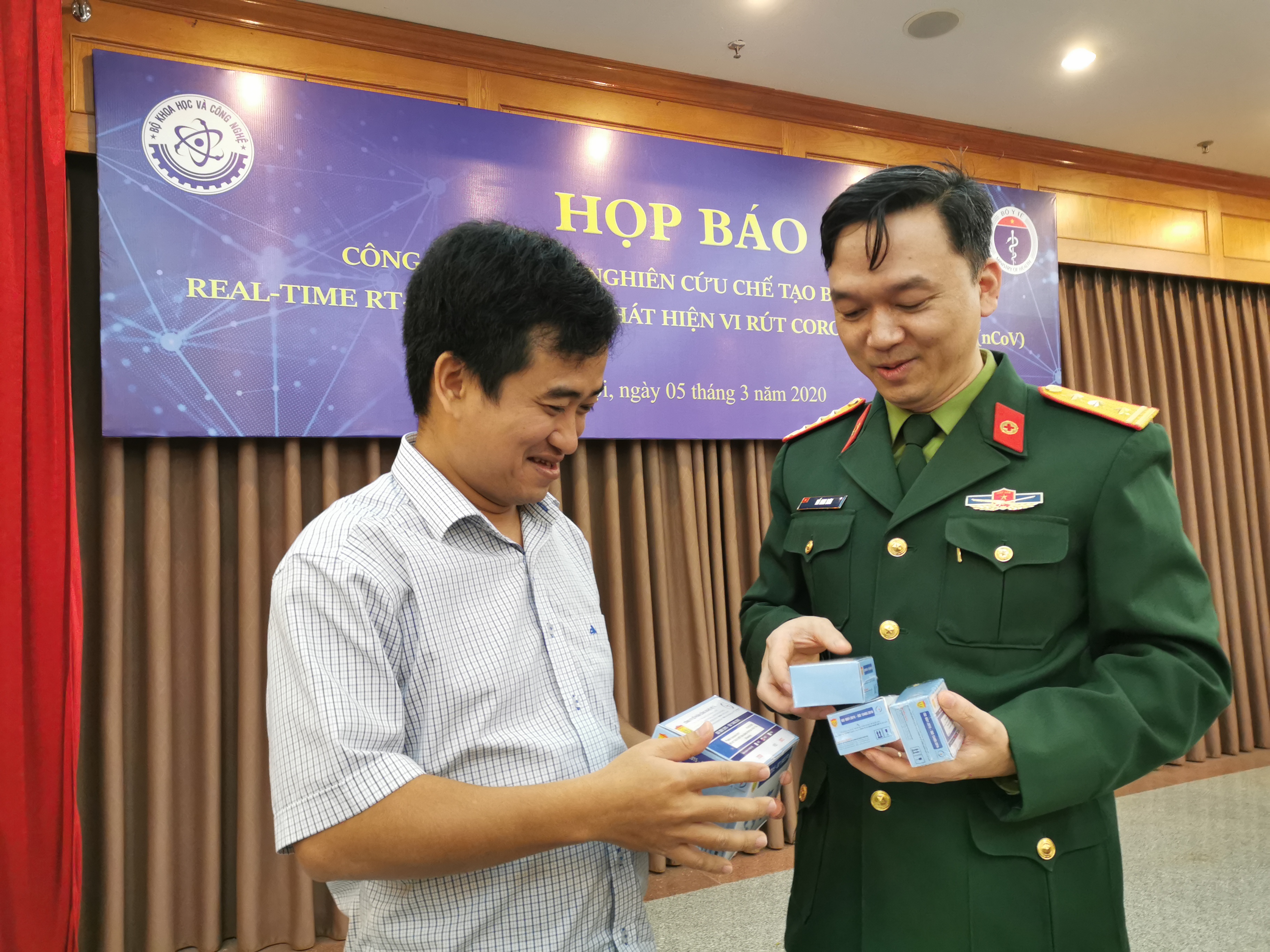 Bài 1: Nhà khoa học cũng phải biết “xung phong”