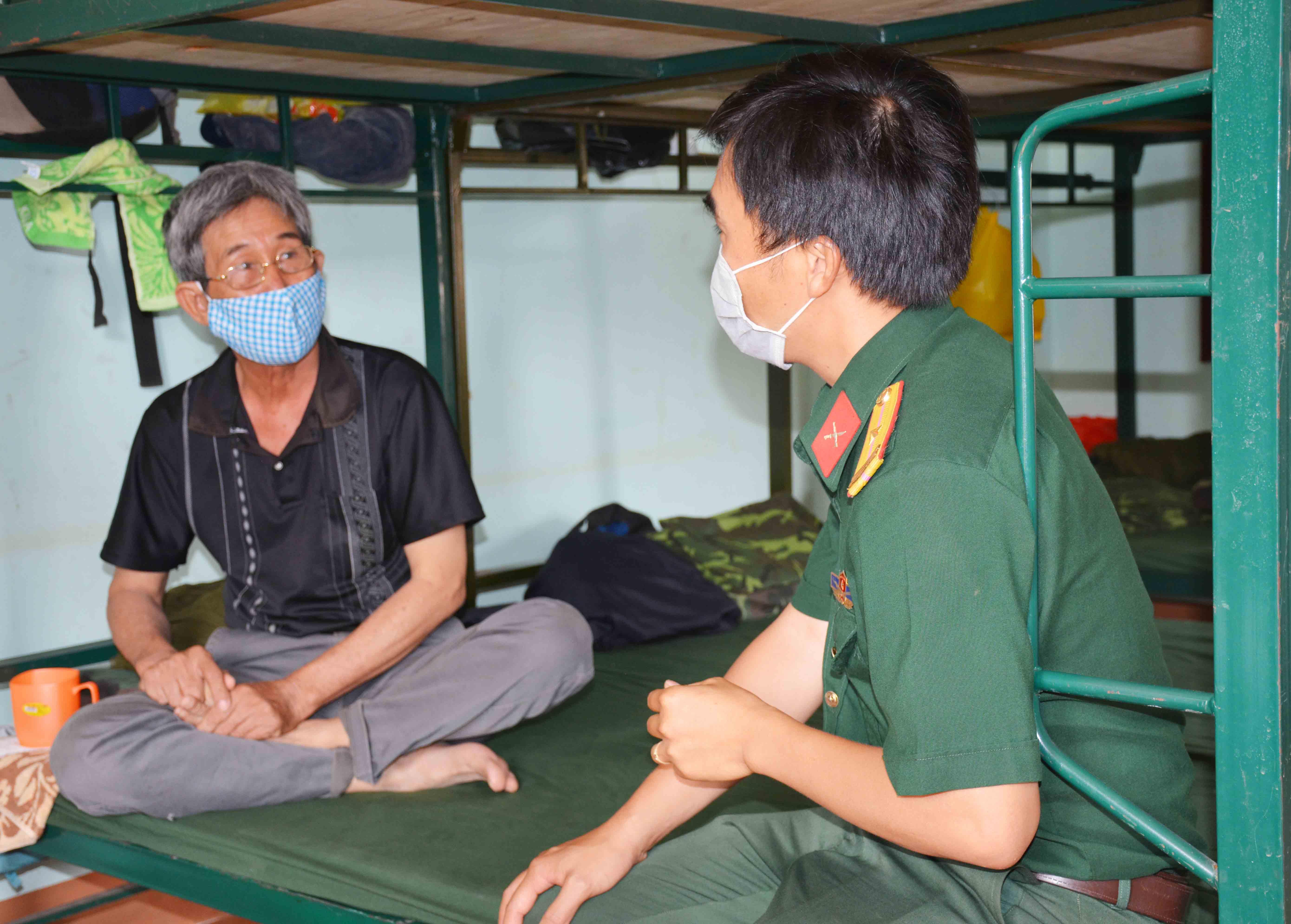 Nén đau thương vì sức khỏe cộng đồng