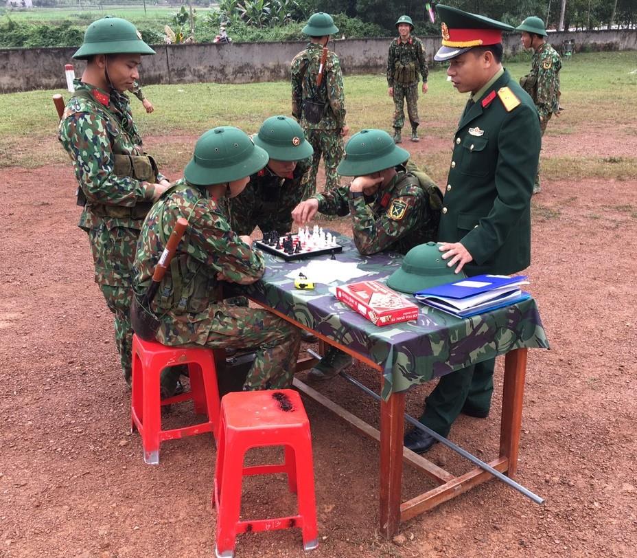 Phút giải lao của chiến sĩ mới