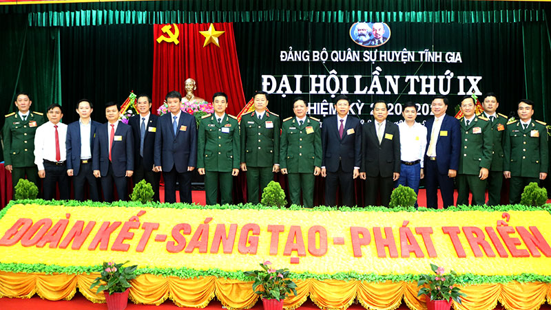 Phát huy dân chủ, quy tụ trí tuệ tổ chức thành công Đại hội Đảng các cấp

