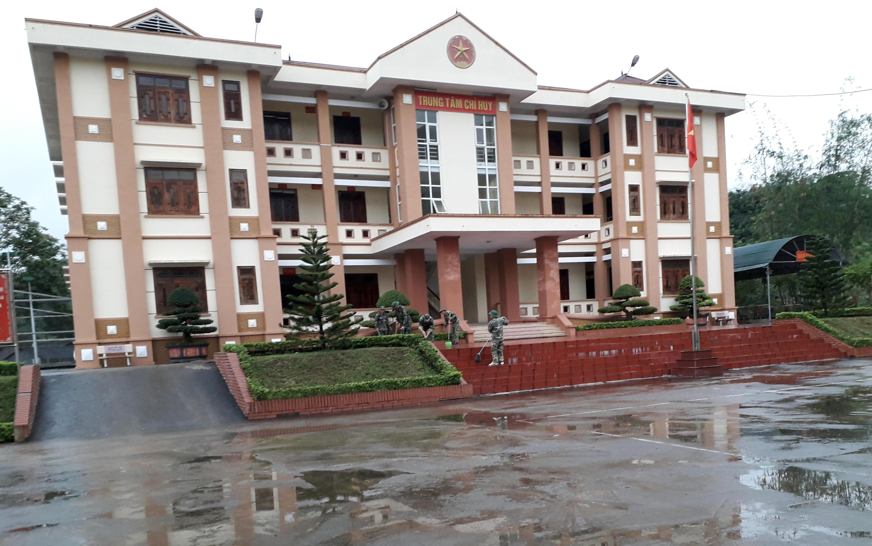  “Tấm áo mới” ở Hạ Lang

