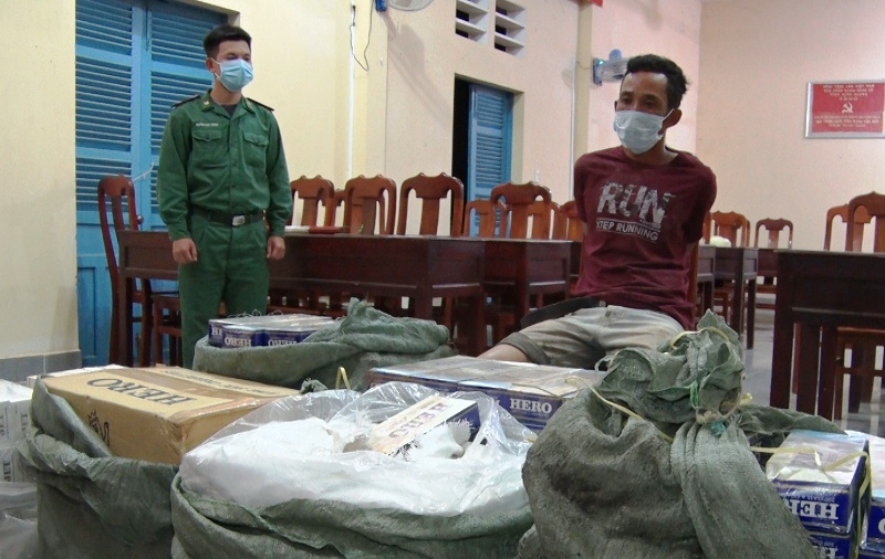 Bắt giữ hơn 5.000 gói thuốc lá lậu

