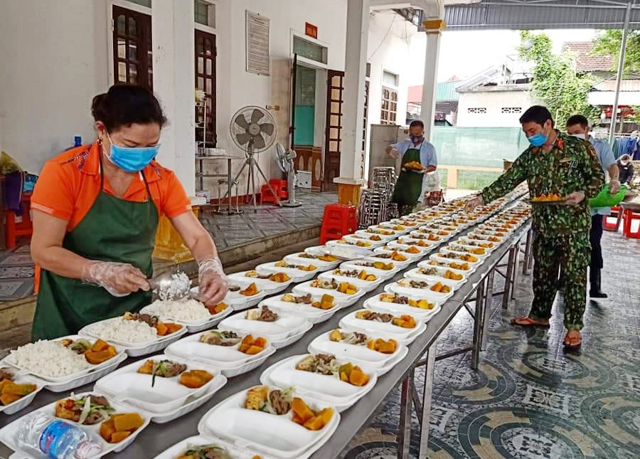 Bộ đội Cụ Hồ luôn hết mình vì nhân dân

