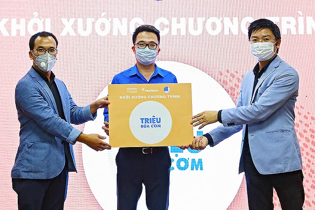 “Triệu bữa cơm” tặng người nghèo cả nước